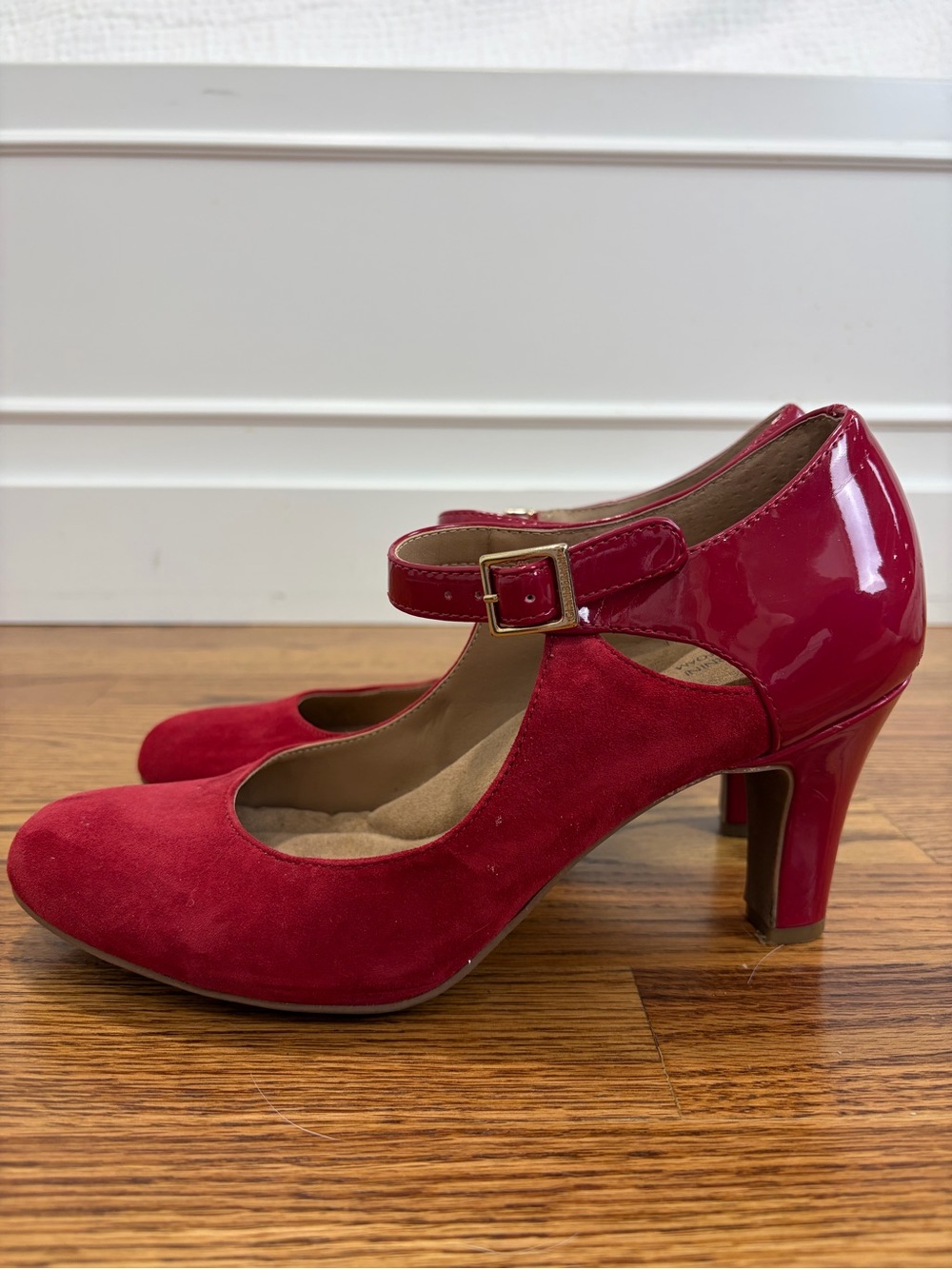 Giani Bernini Red Suede Mary Jane Heels (7) - Picture 3 of 9